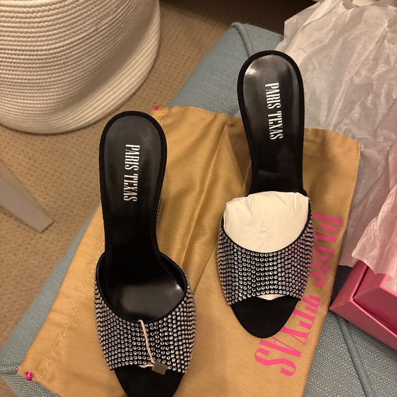 Shoes - Picture 3 of 4